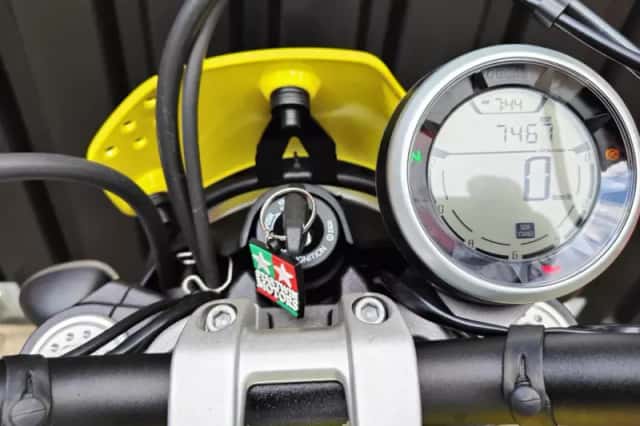 Ducati Scrambler Flattrack Pro (2016) thumbnail 4