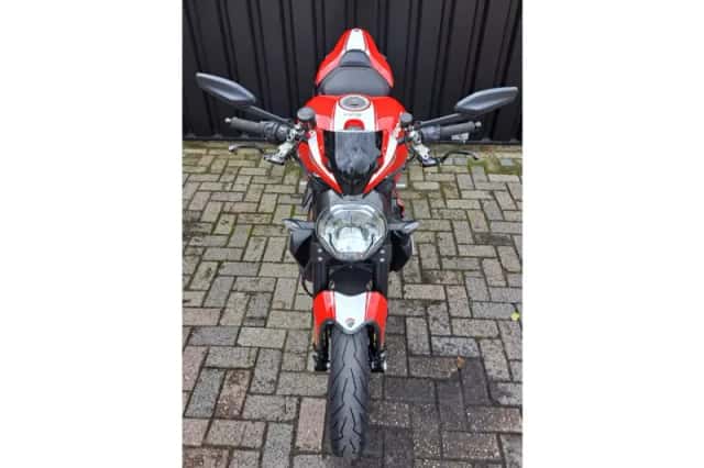 Ducati Monster 1200 R (2016) thumbnail 4