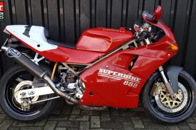 Ducati 888 SP5 (1993) thumbnail 1
