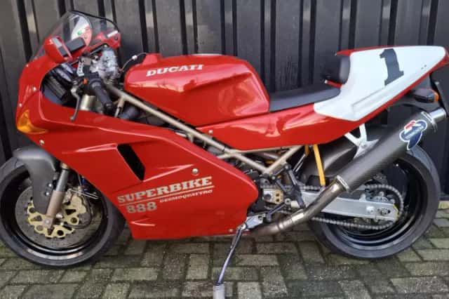 Ducati 888 SP5 (1993) thumbnail 3
