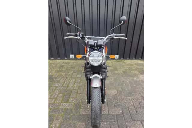 Royal Enfield Interceptor INT 650 (2023) thumbnail 6