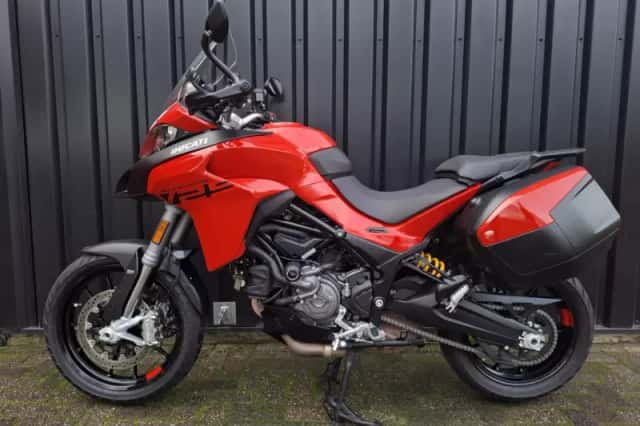 Ducati Multistrada V2 S (2023) thumbnail 3