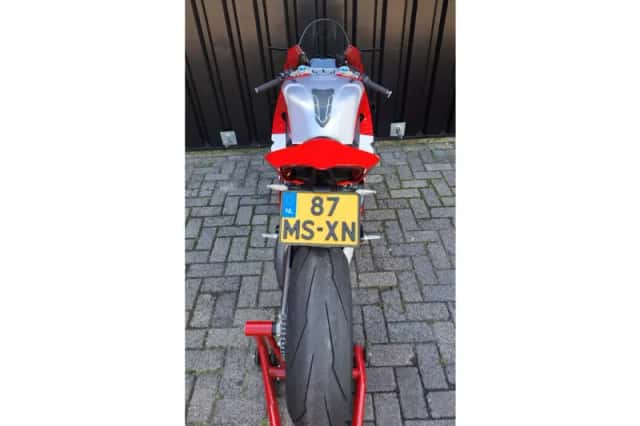 Ducati Panigale V4 R (2023) thumbnail 5