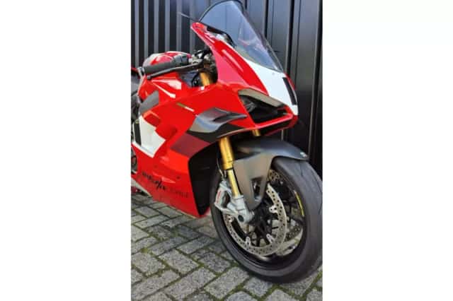 Ducati Panigale V4 R (2023) thumbnail 6