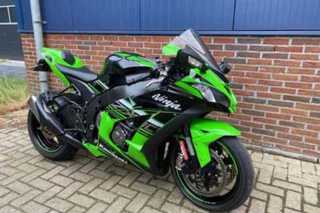 Kawasaki ZX-10R (2017) thumbnail 3