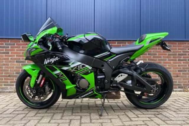 Kawasaki ZX-10R (2017) thumbnail 4