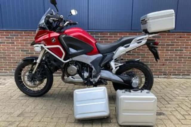 Honda VFR1200 (2012) thumbnail 3