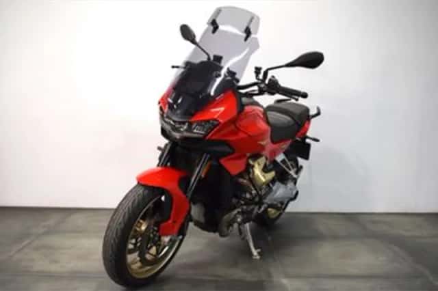 Moto Guzzi V100 Mandello (2023) thumbnail 4