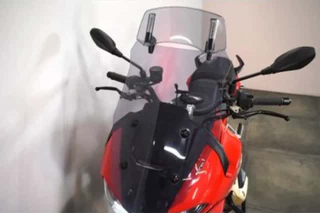 Moto Guzzi V100 Mandello (2023) thumbnail 6