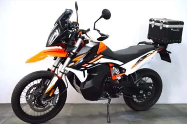 KTM 890 Adventure (2021) thumbnail 1