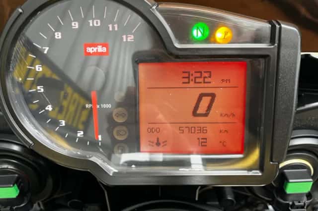 Aprilia Tuono R (2007) thumbnail 2