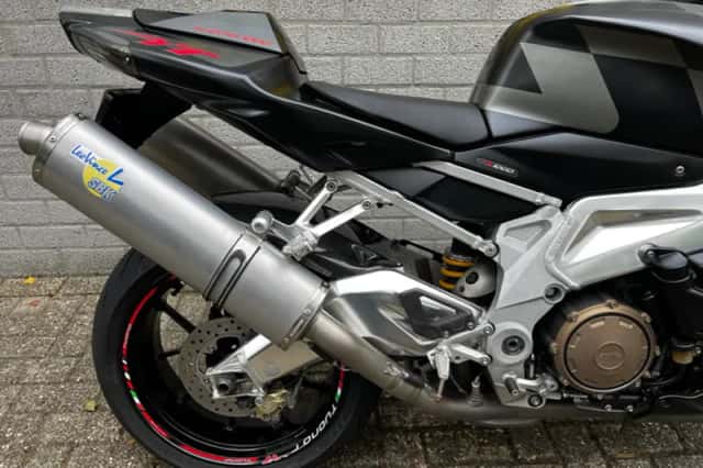 Aprilia Tuono R (2007) thumbnail 5