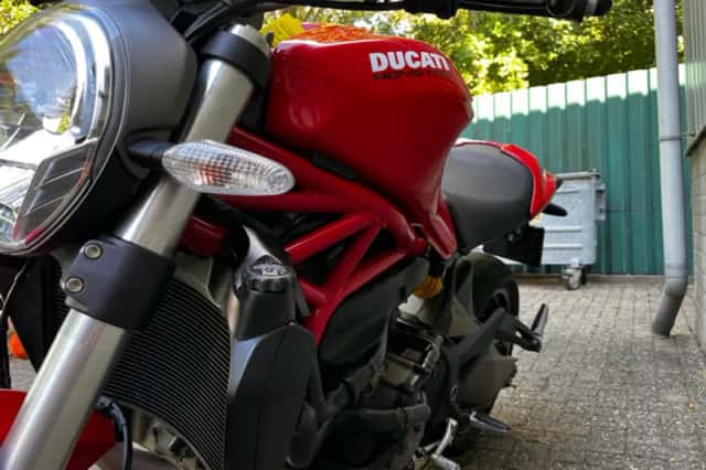 Ducati Monster 821 (2015) thumbnail 4