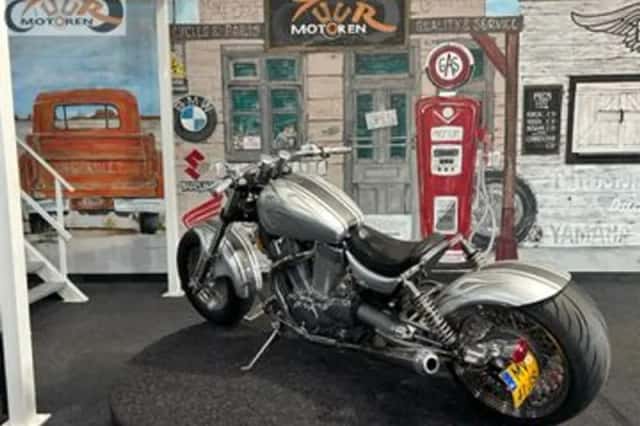 Suzuki VS 1400 Intruder (1992) thumbnail 2