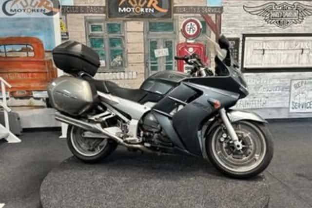 Yamaha FJR1300 (2004) thumbnail 1