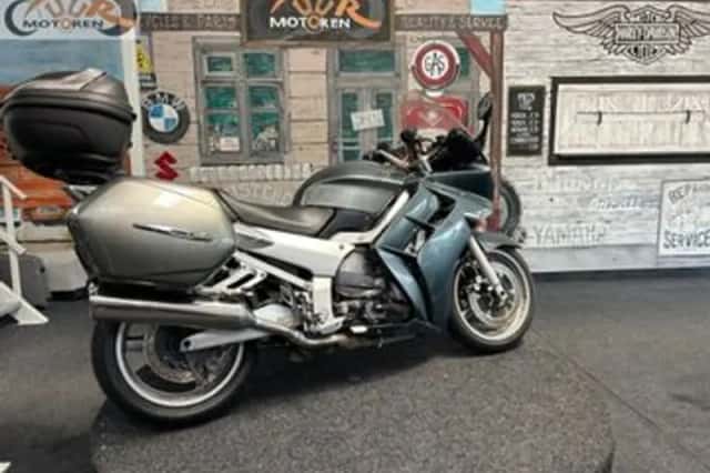 Yamaha FJR1300 (2004) thumbnail 2