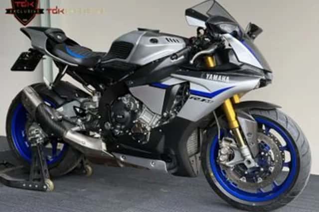 Yamaha R1M (2015) thumbnail 1