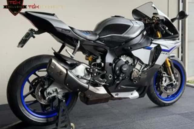 Yamaha R1M (2015) thumbnail 3