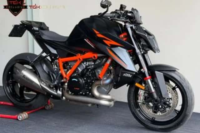 KTM 1390 Super Duke R (2024) thumbnail 1
