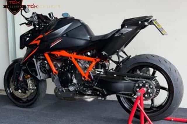 KTM 1390 Super Duke R (2024) thumbnail 4