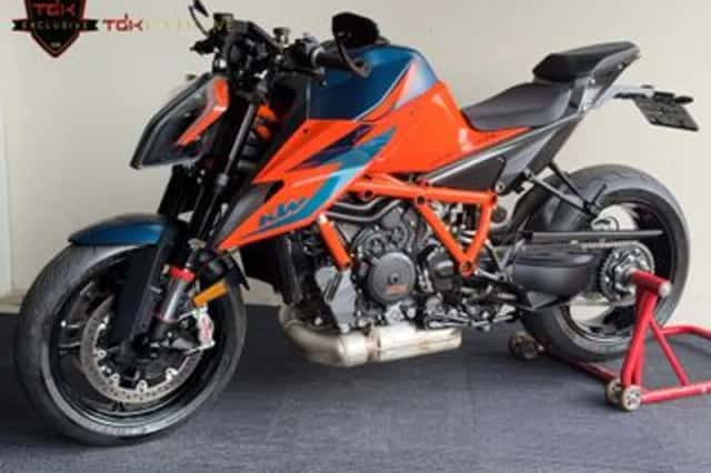 KTM 1290 SuperDuke R (2021) thumbnail 6