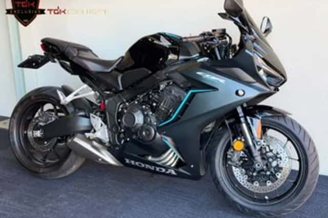 Honda CBR650R (2023) thumbnail 1