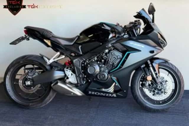 Honda CBR650R (2023) thumbnail 2