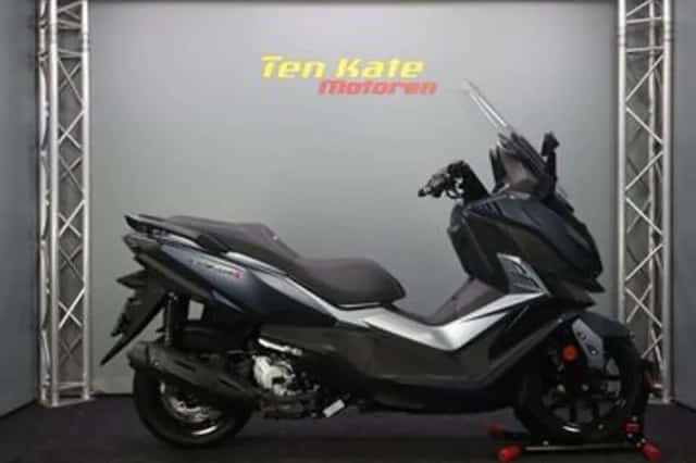 SYM Cruisym Alpha 125 (2024) thumbnail 1