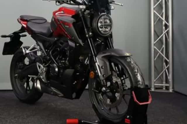 Honda CB125R (2024) thumbnail 4