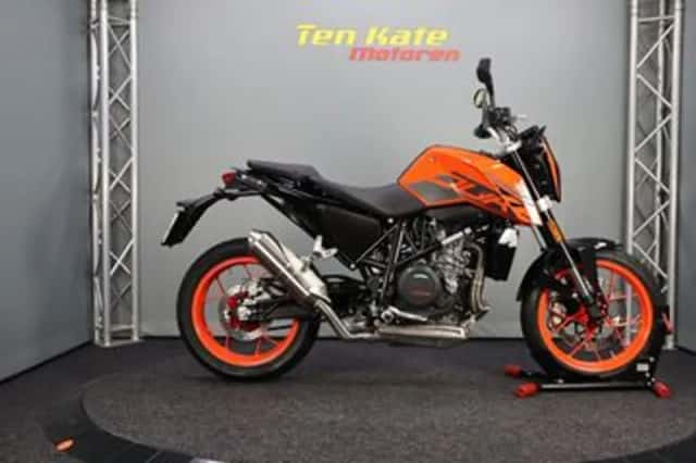 KTM 690 Duke (2018) thumbnail 1