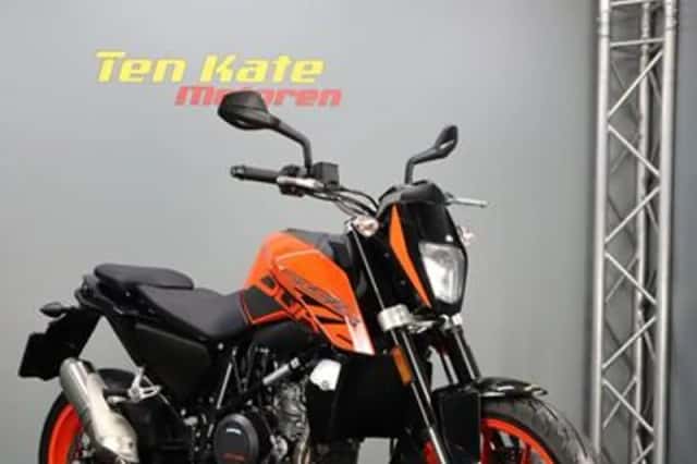 KTM 690 Duke (2018) thumbnail 3