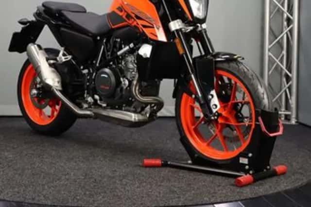 KTM 690 Duke (2018) thumbnail 4