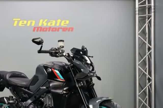 Yamaha MT-09 (2023) thumbnail 3