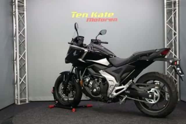 Honda NC750X (2026) thumbnail 6