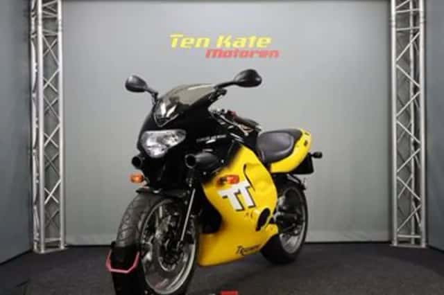 Triumph TT600 (2000) thumbnail 6