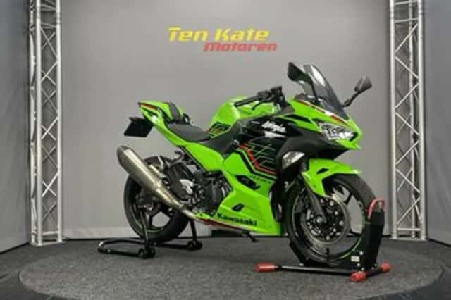 Kawasaki Ninja 400 (2022) thumbnail 2