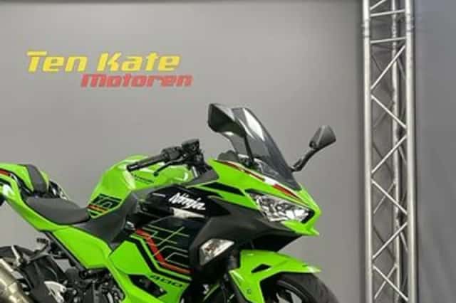 Kawasaki Ninja 400 (2022) thumbnail 3