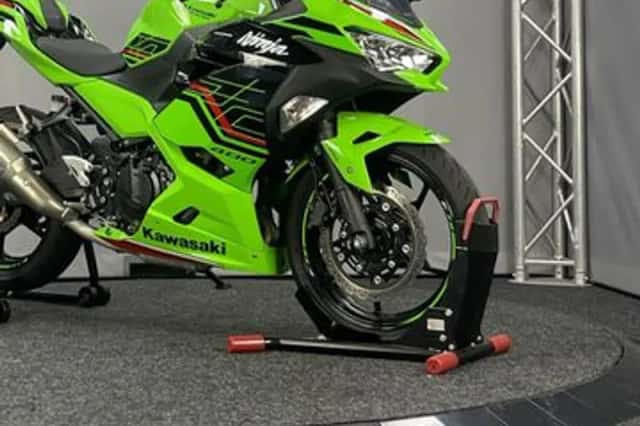 Kawasaki Ninja 400 (2022) thumbnail 4