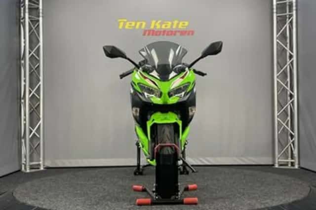 Kawasaki Ninja 400 (2022) thumbnail 5