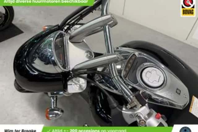Suzuki M 800 Intruder (2010) thumbnail 2