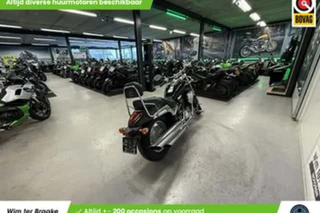 Suzuki M 800 Intruder (2010) thumbnail 3