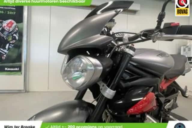 Triumph Street Triple (2014) thumbnail 5