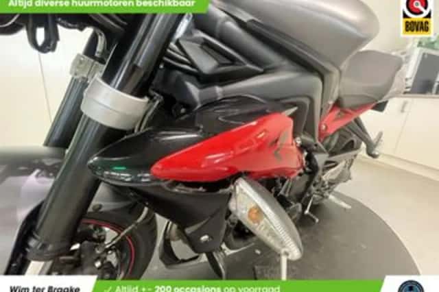 Triumph Street Triple (2014) thumbnail 6
