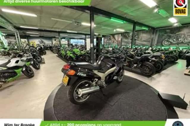 Kawasaki ZZR 1100 (1994) thumbnail 2