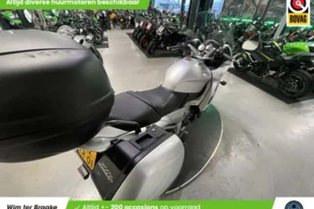 Yamaha FJR1300 (2001) thumbnail 3