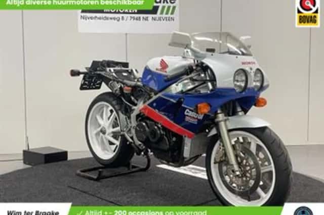 Honda VFR 750R RC30 (1991) thumbnail 3