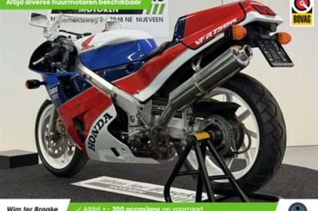 Honda VFR 750R RC30 (1991) thumbnail 5