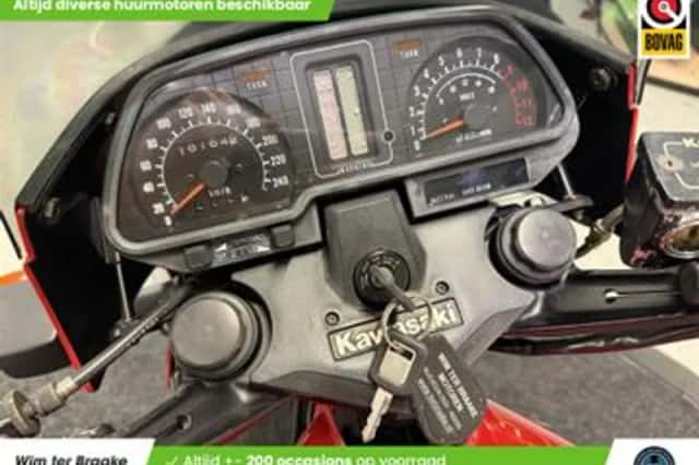 Kawasaki GPZ 1100 (1982) thumbnail 2