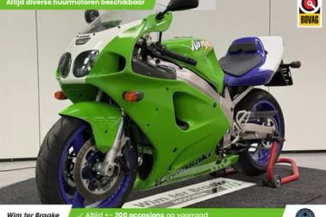 Kawasaki ZX 7 RR (1997) thumbnail 1