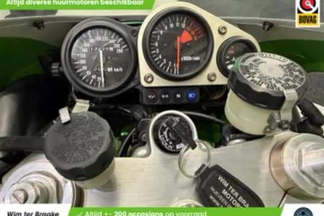 Kawasaki ZX 7 RR (1997) thumbnail 2